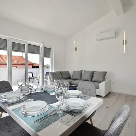 Lägenhet Bright And Spacious With Grill *** *