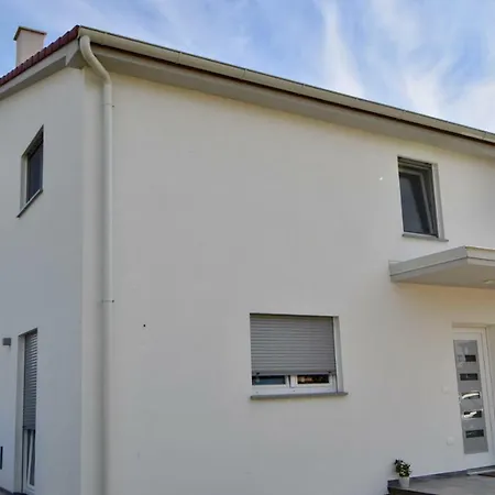 Bright And Spacious With Grill *** Apartament *