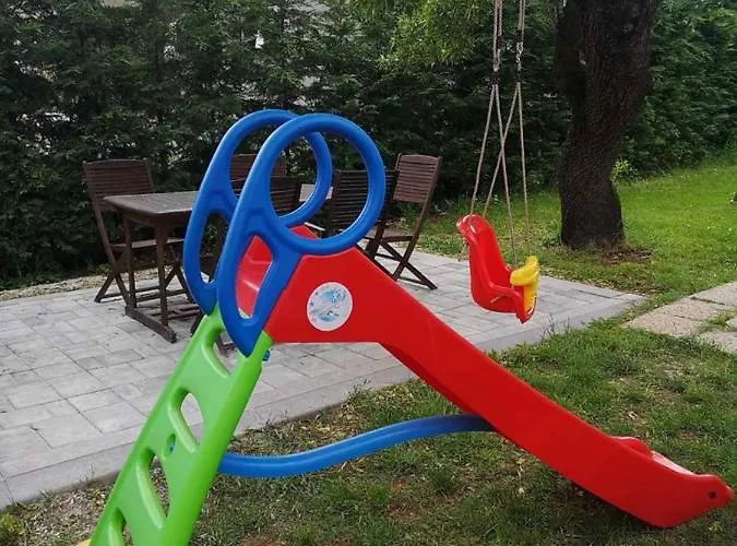 Apartament Bright And Spacious With Grill ***