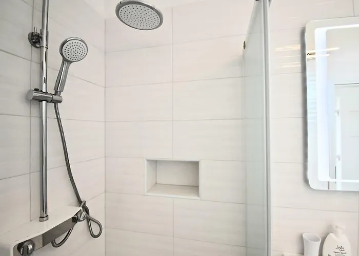 Bright And Spacious With Grill *** Pula