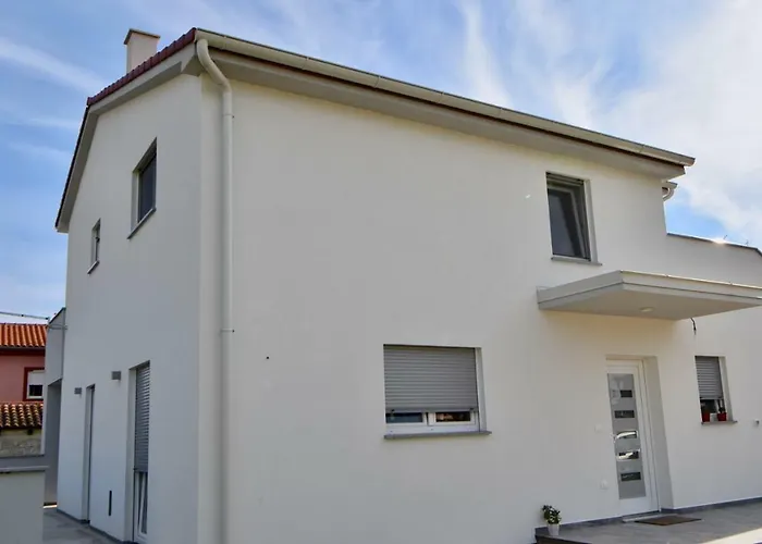 Bright And Spacious With Grill *** Apartament *