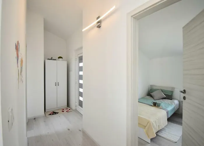 Bright And Spacious With Grill *** Apartament