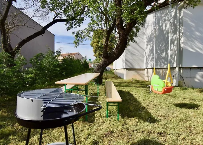 Bright And Spacious With Grill *** Apartament *