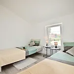 Bright And Spacious With Grill *** Lägenhet Pula