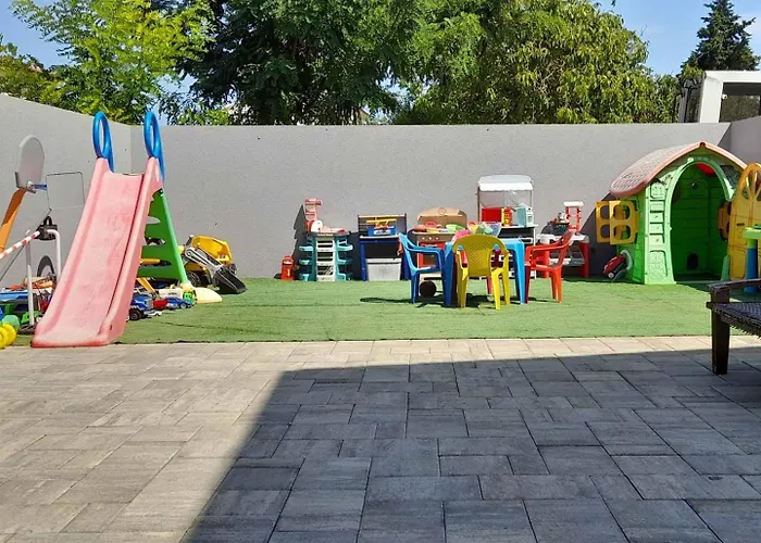 아파트 Bright And Spacious With Grill ***