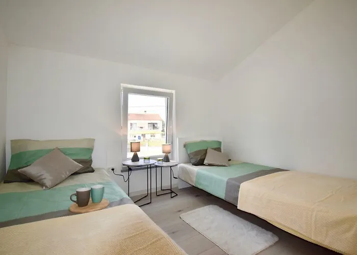 Bright And Spacious With Grill *** Pula