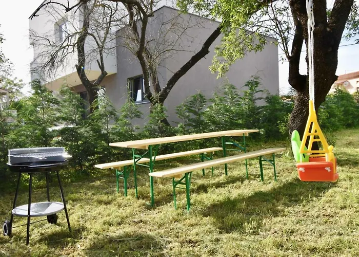 Lägenhet Bright And Spacious With Grill *** Pula